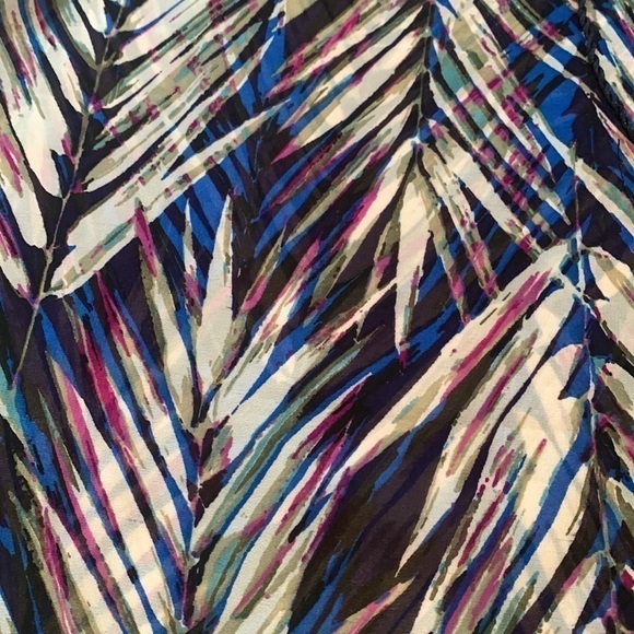 BANANA Republic 3/4 Bell Sleeve Semi Sheer Leaf Pattern Tunic Blouse Women’s XS - Picture 10 of 16